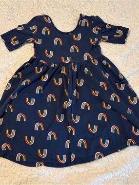 Hanna Anderson Girls Navy Rainbow Print Dress Size 6/7